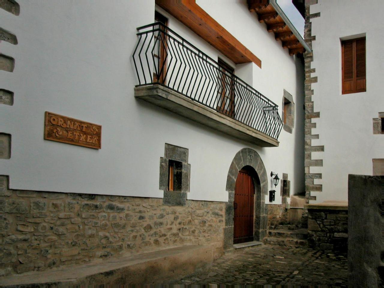 Casa Rural Ornat Etxea Vidangoz 外观 照片