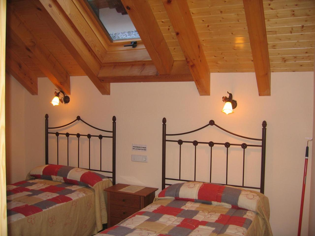 Casa Rural Ornat Etxea Vidangoz 外观 照片